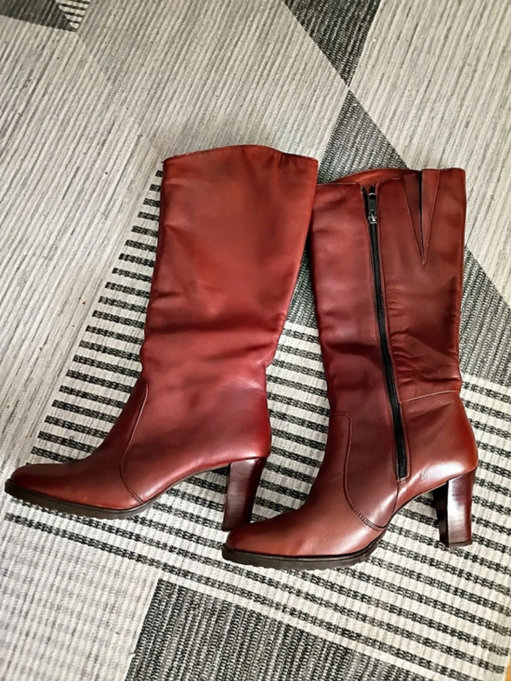 Naturalizer Heeled Boots Size 9.5